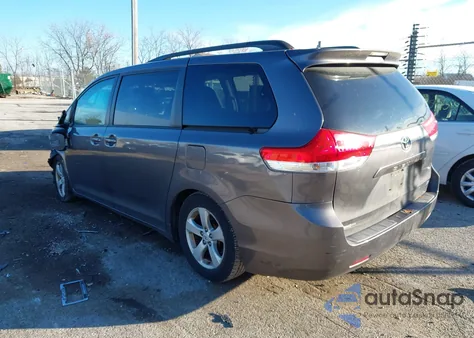 2011 Toyota Sienna Le V6 из США, поврежденный, VIN 5TDKK3DC4BS044365